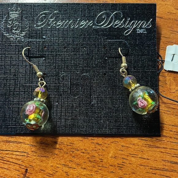 Vintage Never worn Secret Garden Premier Designs glass beads fishhook earrings. - Picture 4 of 4